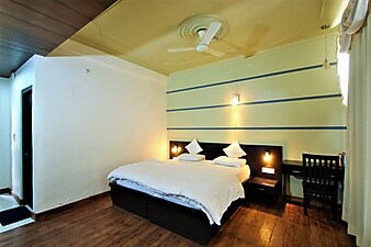 Hotel Shivalik - Best Himalaya View Hotel In Almora
