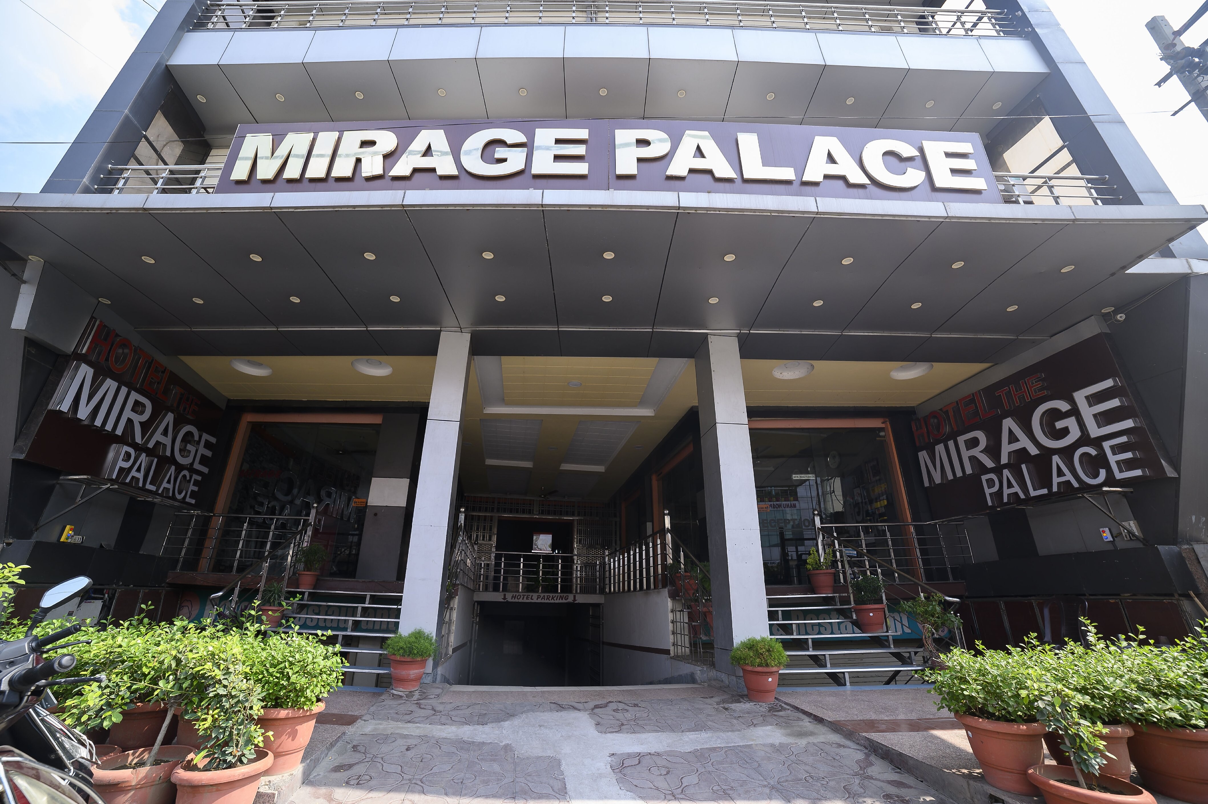 The Mirage Palace Rohtak Inr 423 Off 1 3 9 9 Hotel Price
