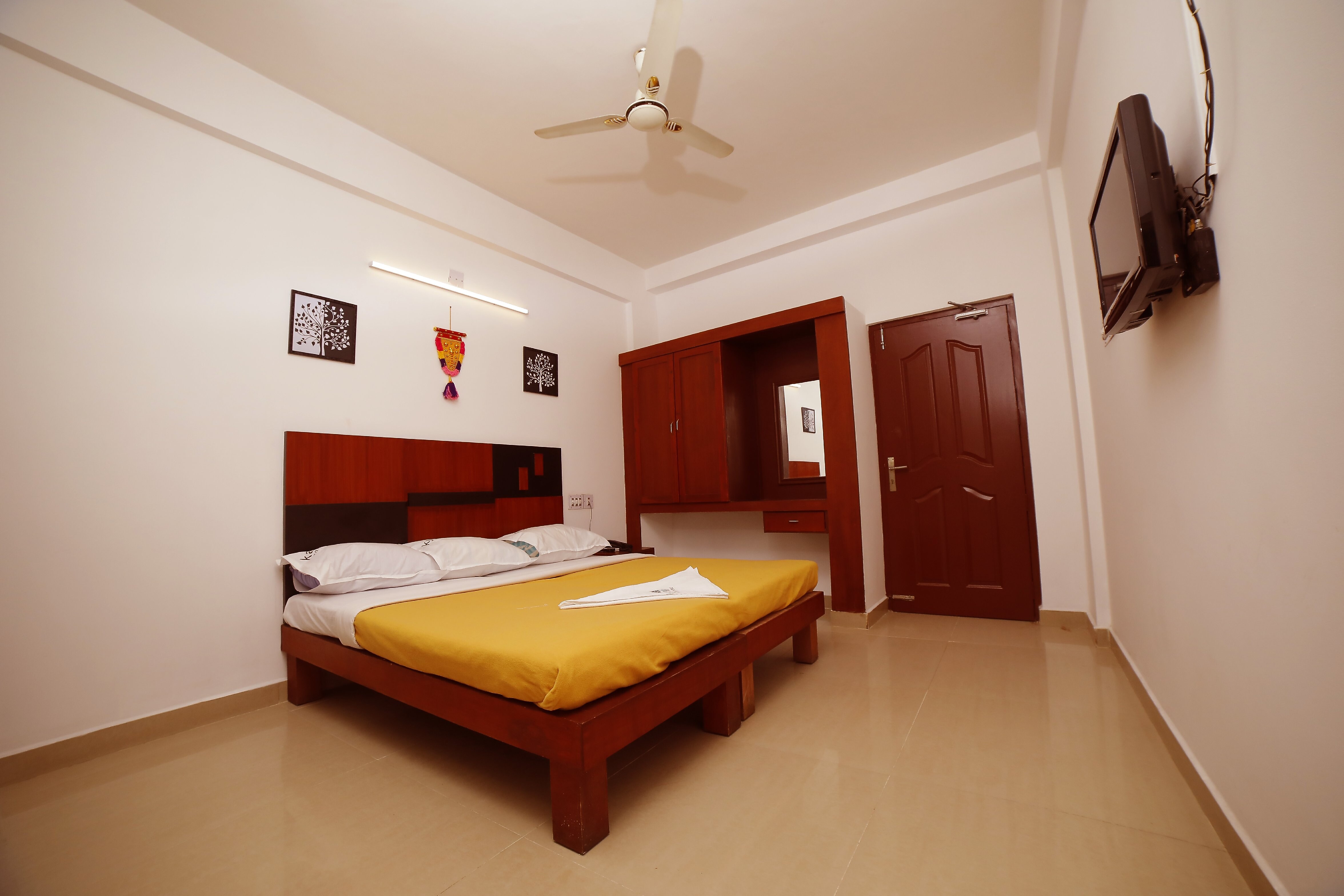 KAIRALI TOURIST HOME Guruvayoor Guest House Price, Address & Reviews