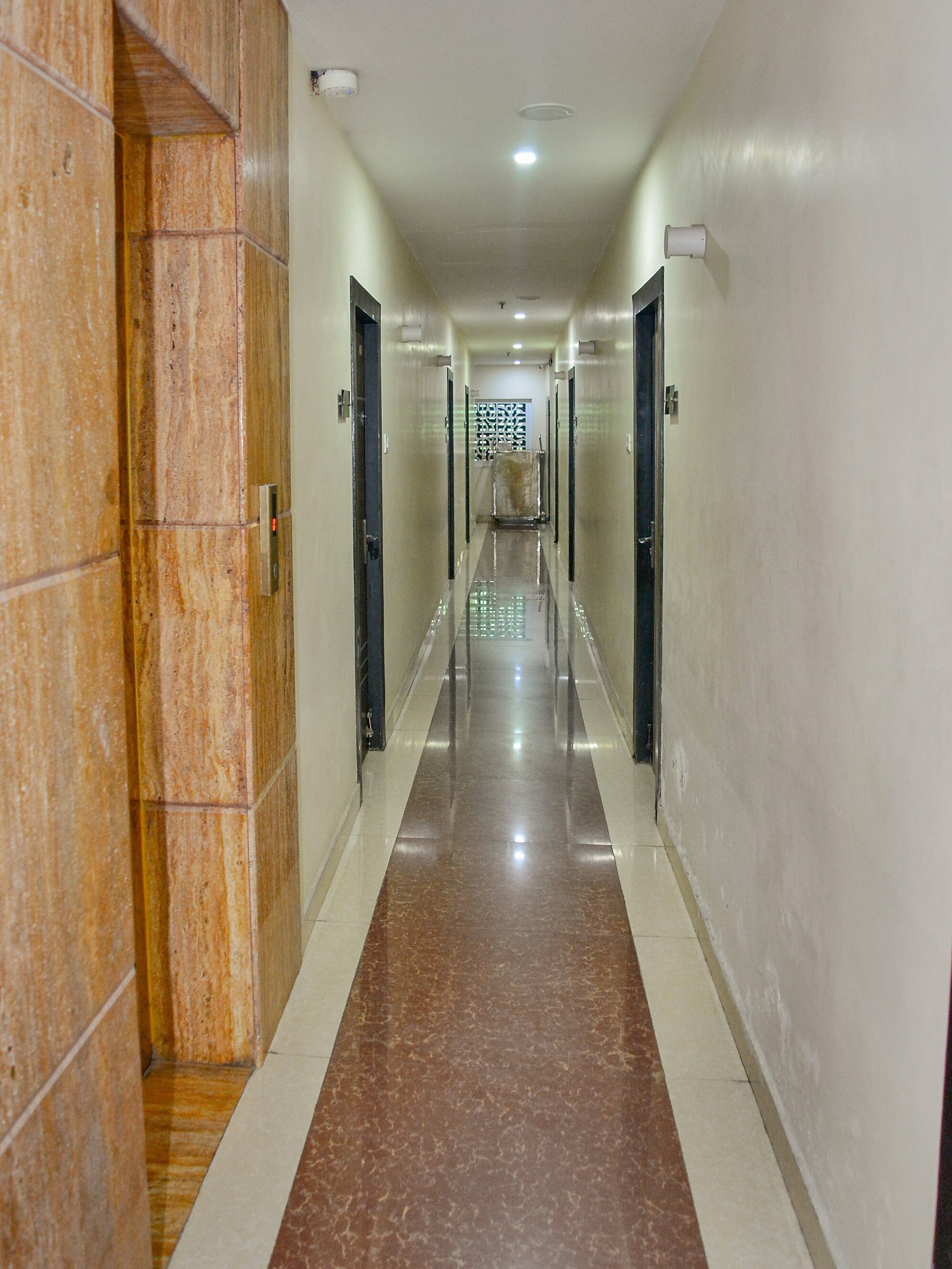 Grand Parkway Chennai Inr 388 Off 1275 Hotel Price - 