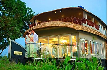India Vacationz Houseboat