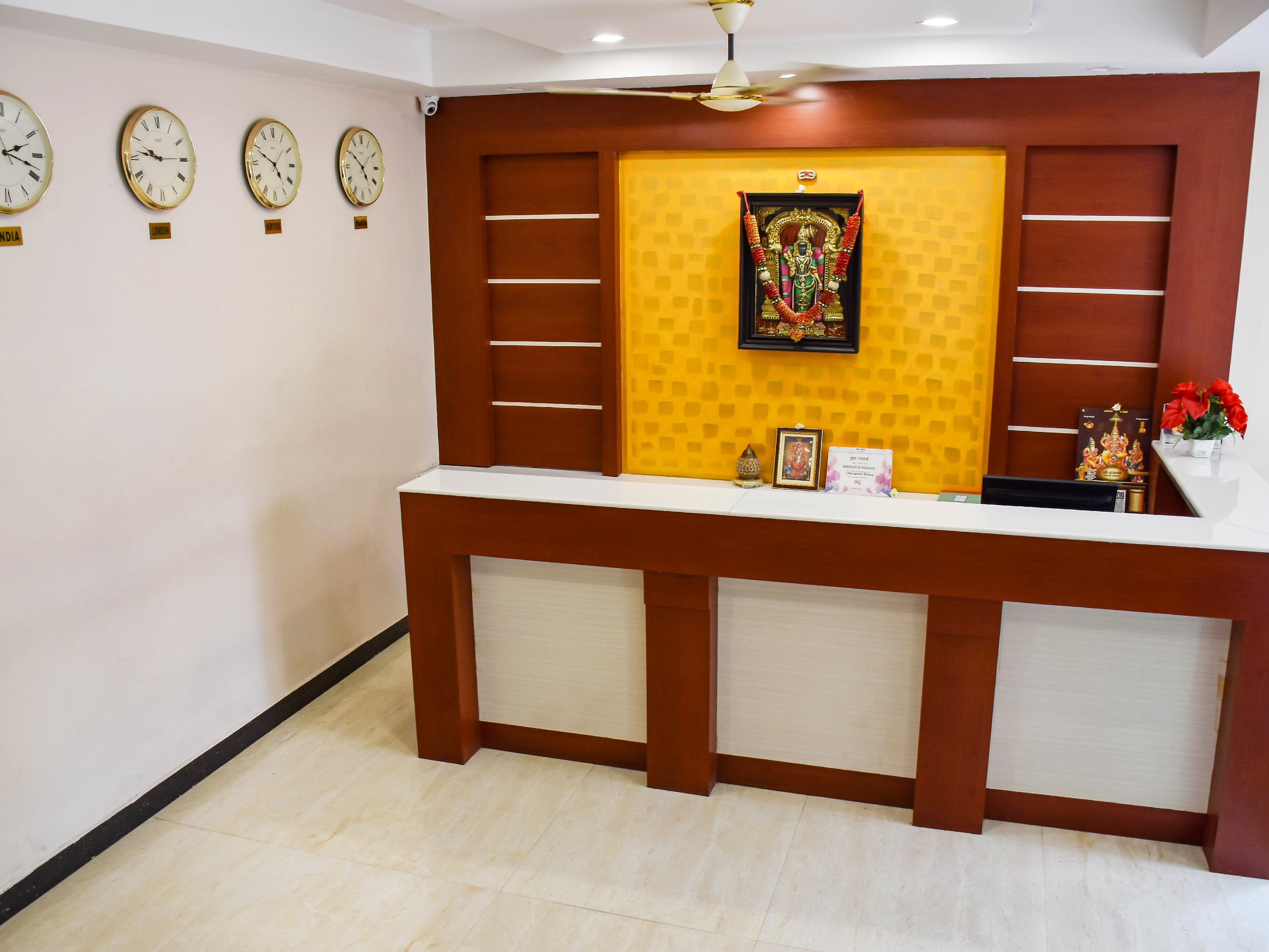 Hotels Near Cottage Arts Emporium Book From 131 Hotels