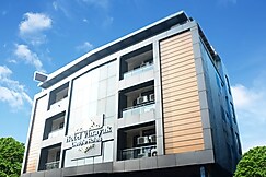 Hotels Lucknow                                         Book from 492 Lucknow Hotels FREE