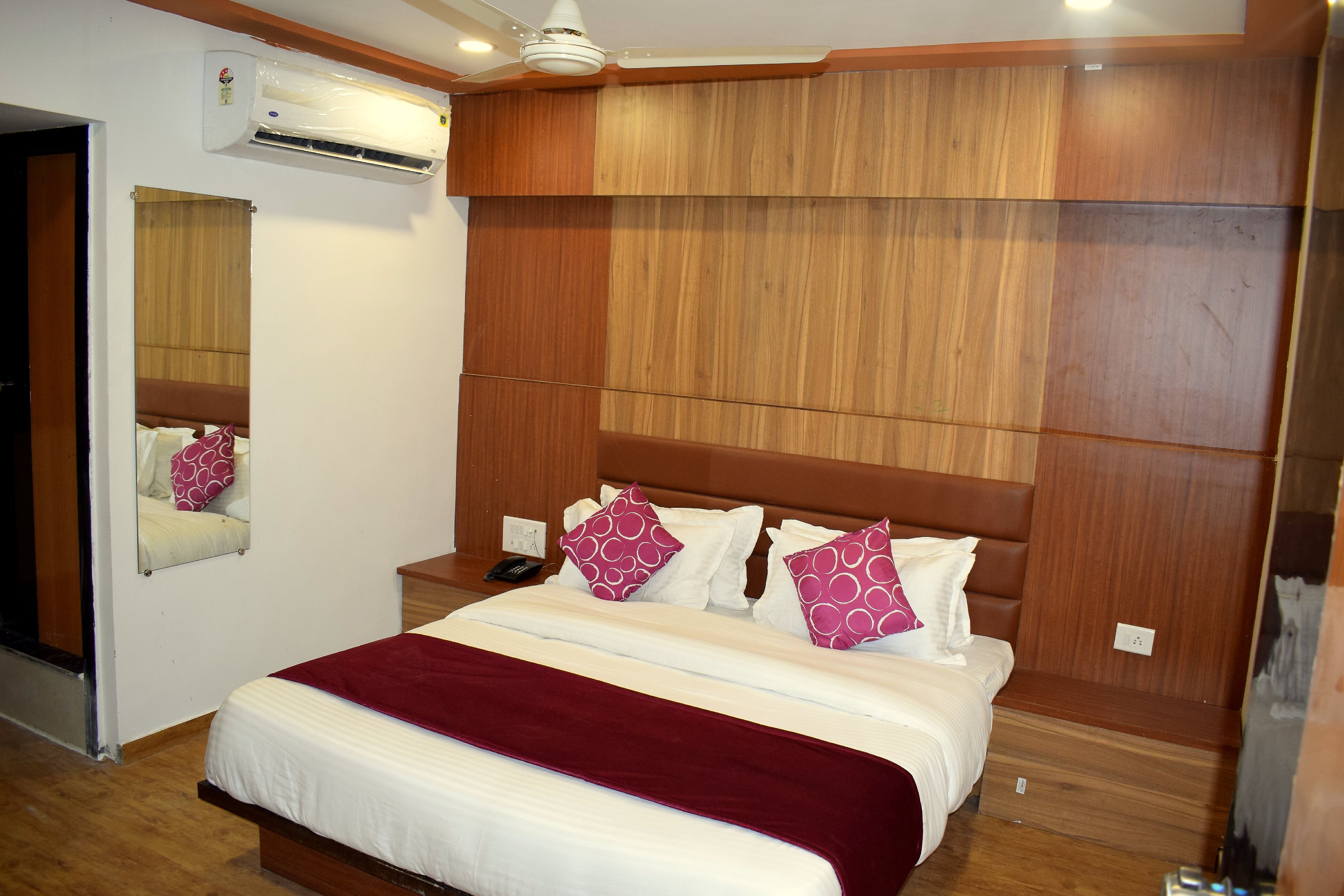 Hotel Palak Palace Ahmedabad Inr 302 Off 1 2 9 9 Hotel