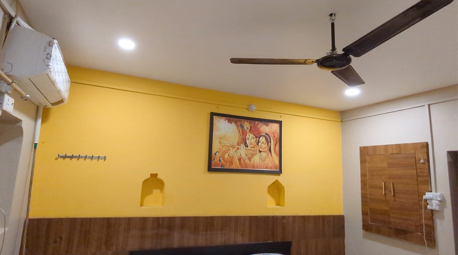 Bhargava yatri niwas 𝗕𝗢𝗢𝗞 Vrindavan Lodge 𝘄𝗶𝘁𝗵 ₹𝟬 𝗣𝗔𝗬𝗠𝗘𝗡𝗧