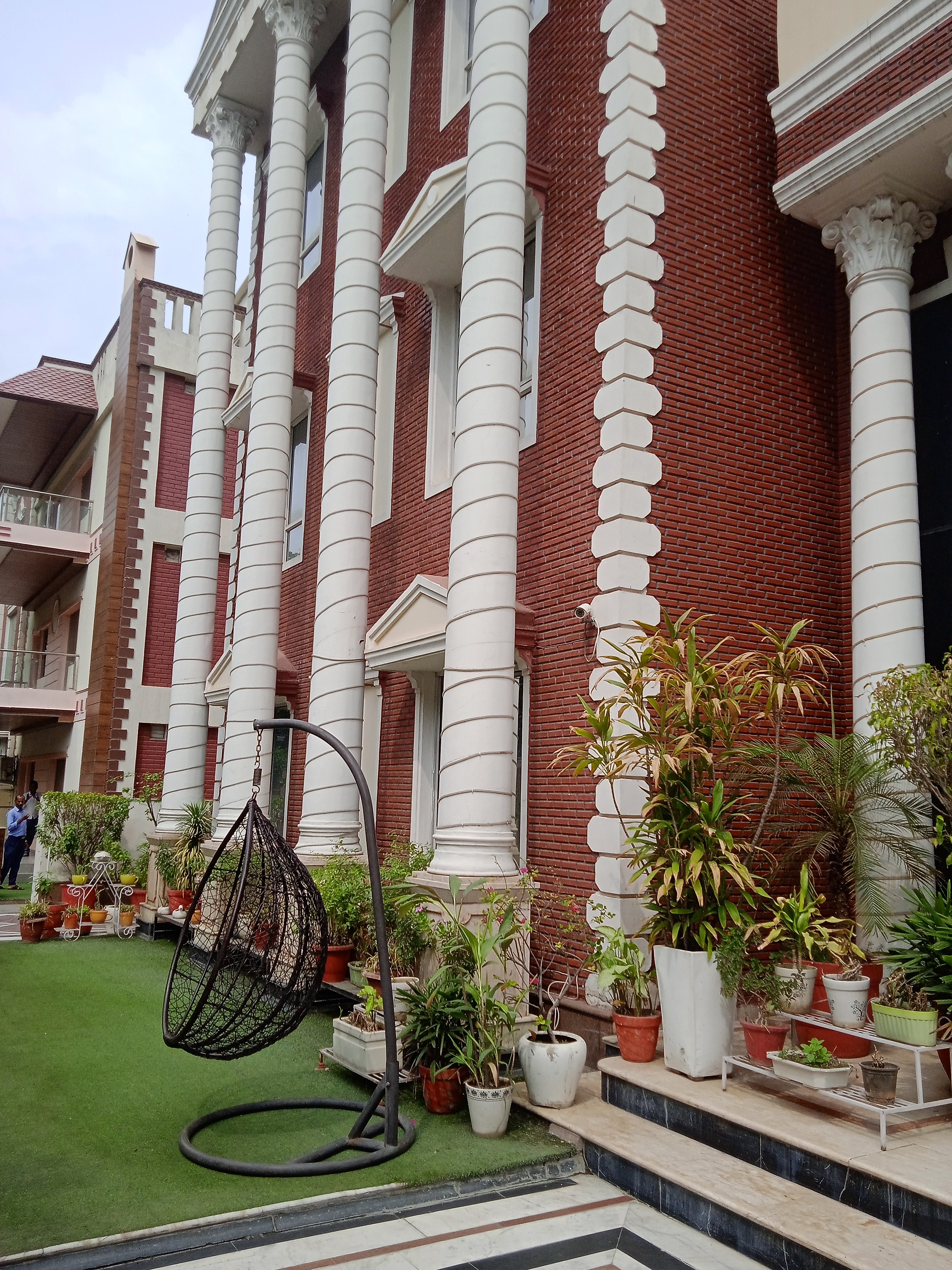 Hotel Cymbal (Sector 31 Gurgaon) 𝗕𝗢𝗢𝗞 Gurgaon Hotel 𝘄𝗶𝘁𝗵 𝗙𝗥𝗘𝗘 𝗖𝗮𝗻𝗰𝗲𝗹𝗹𝗮𝘁𝗶𝗼𝗻