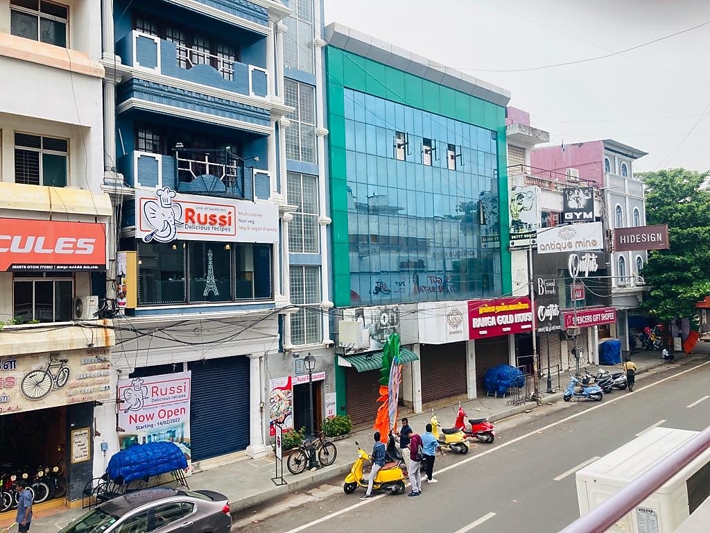 Photos of Itsy By Treebo Red Lotus Heritage With Roadside View