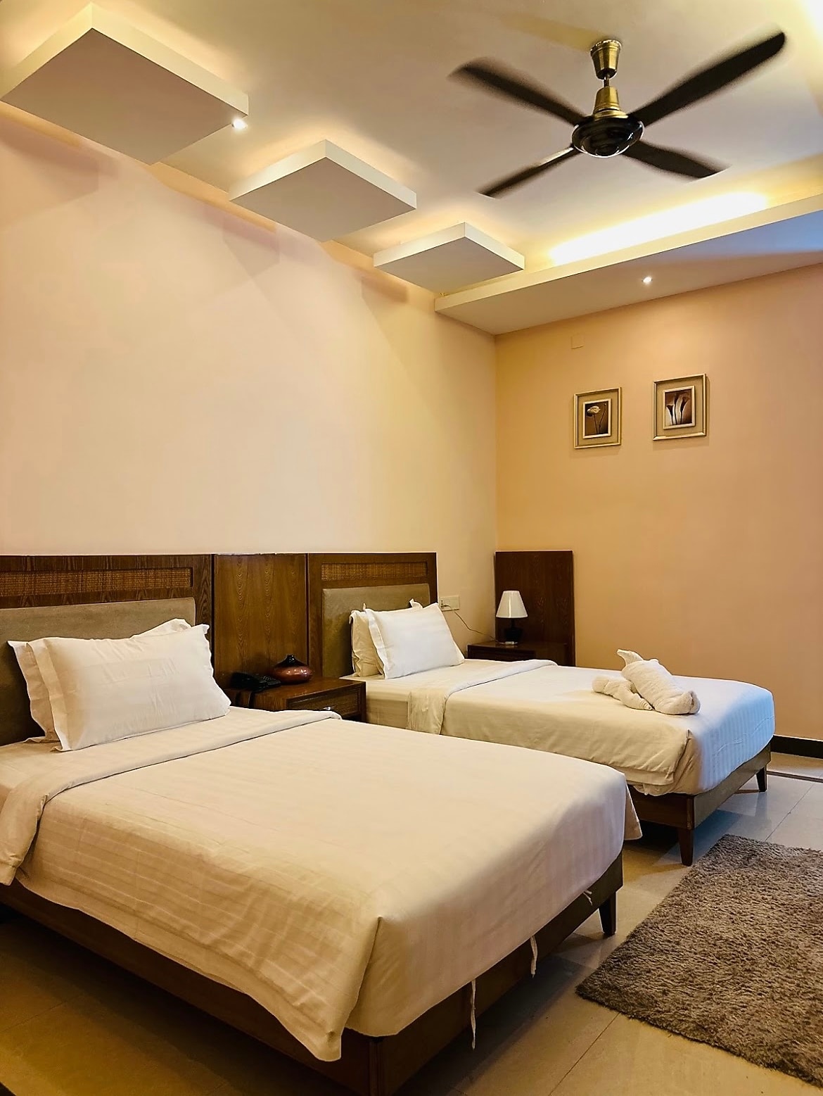 Vijayanagar Kings Court 𝗕𝗢𝗢𝗞 Hospet Hotel 𝘄𝗶𝘁𝗵 ₹𝟬 𝗣𝗔𝗬𝗠𝗘𝗡𝗧