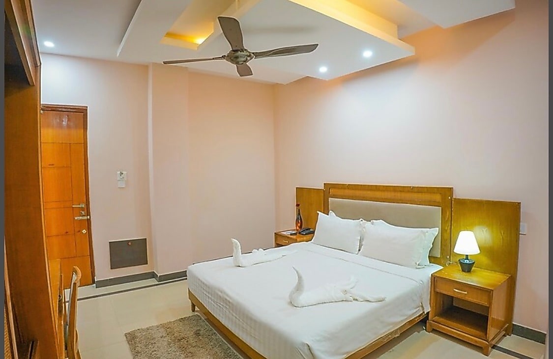 Vijayanagar Kings Court 𝗕𝗢𝗢𝗞 Hospet Hotel 𝘄𝗶𝘁𝗵 ₹𝟬 𝗣𝗔𝗬𝗠𝗘𝗡𝗧