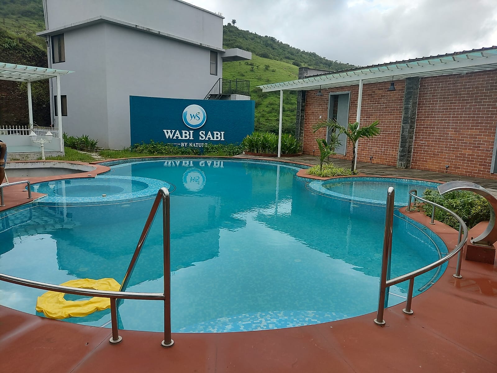 Wabi-Sabi Resort 𝗕𝗢𝗢𝗞 Igatpuri Hotel 𝘄𝗶𝘁𝗵 𝗙𝗥𝗘𝗘 𝗖𝗮𝗻𝗰𝗲𝗹𝗹𝗮𝘁𝗶𝗼𝗻