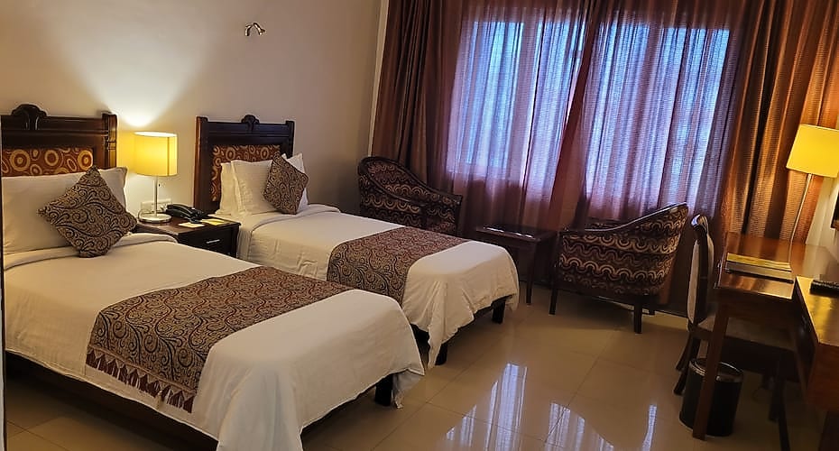 Hotel Ashoka Inn 100 Money Back 𝗕𝗢𝗢𝗞 Thrissur Hotel 𝘄𝗶𝘁𝗵 𝗙𝗥𝗘𝗘 𝗖𝗮𝗻𝗰𝗲𝗹𝗹𝗮𝘁𝗶𝗼𝗻