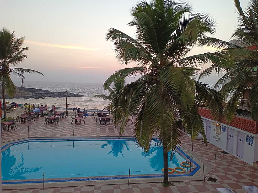 Hotel Seaface Kovalam 𝗕𝗢𝗢𝗞 Kovalam and Poovar Hotel 𝘄𝗶𝘁𝗵 𝗙𝗥𝗘𝗘