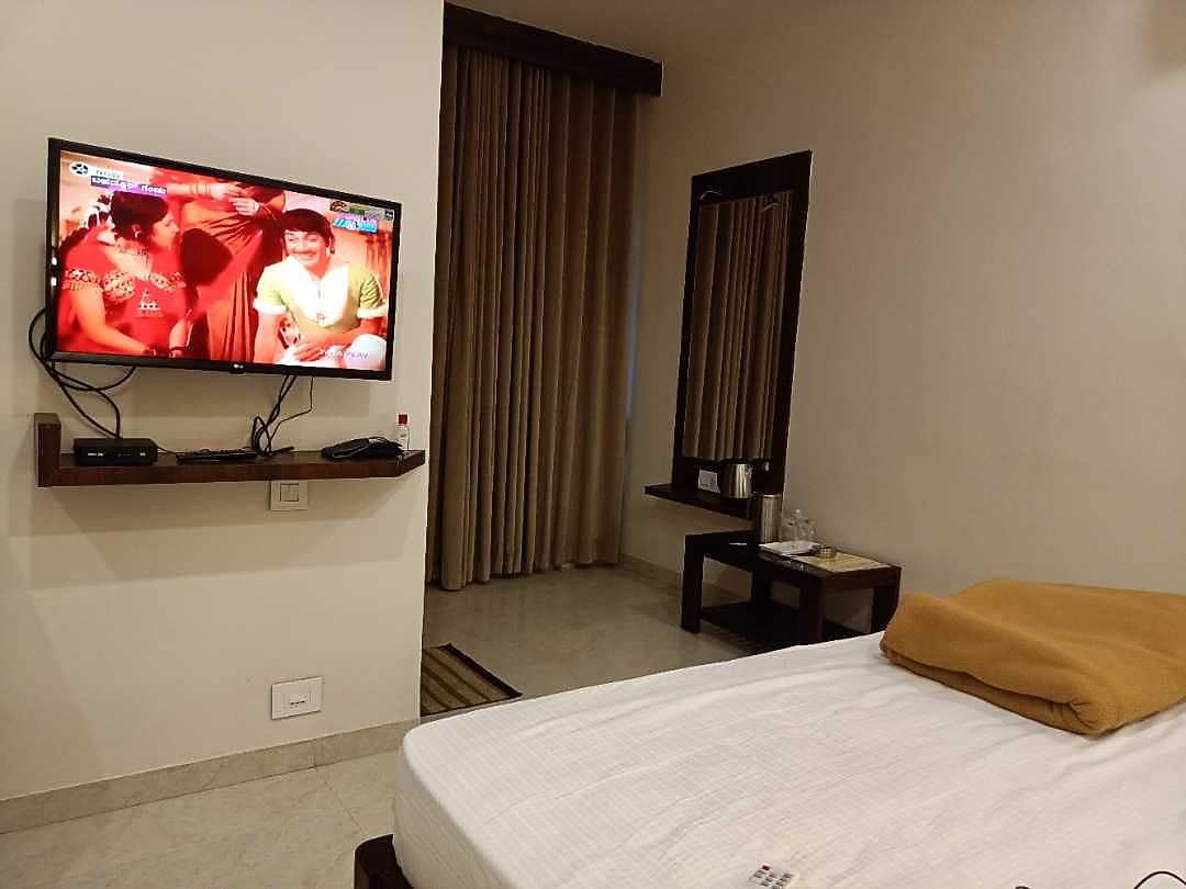 INSPIRA AURA 𝗕𝗢𝗢𝗞 Dharwad Hotel 𝘄𝗶𝘁𝗵 ₹𝟬 𝗣𝗔𝗬𝗠𝗘𝗡𝗧