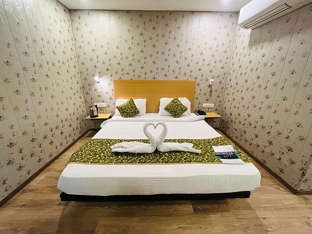 Swagstay Hotel Ownhouse 181 𝗕𝗢𝗢𝗞 Nagpur Hotel 𝘄𝗶𝘁𝗵 𝗙𝗥𝗘𝗘 𝗖𝗮𝗻𝗰𝗲𝗹𝗹𝗮𝘁𝗶𝗼𝗻