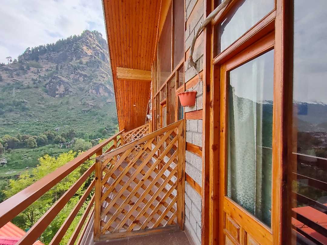 Fog Hill Cottages, Centrally Heated Mountain Side Cottage 𝗕𝗢𝗢𝗞 Manali ...