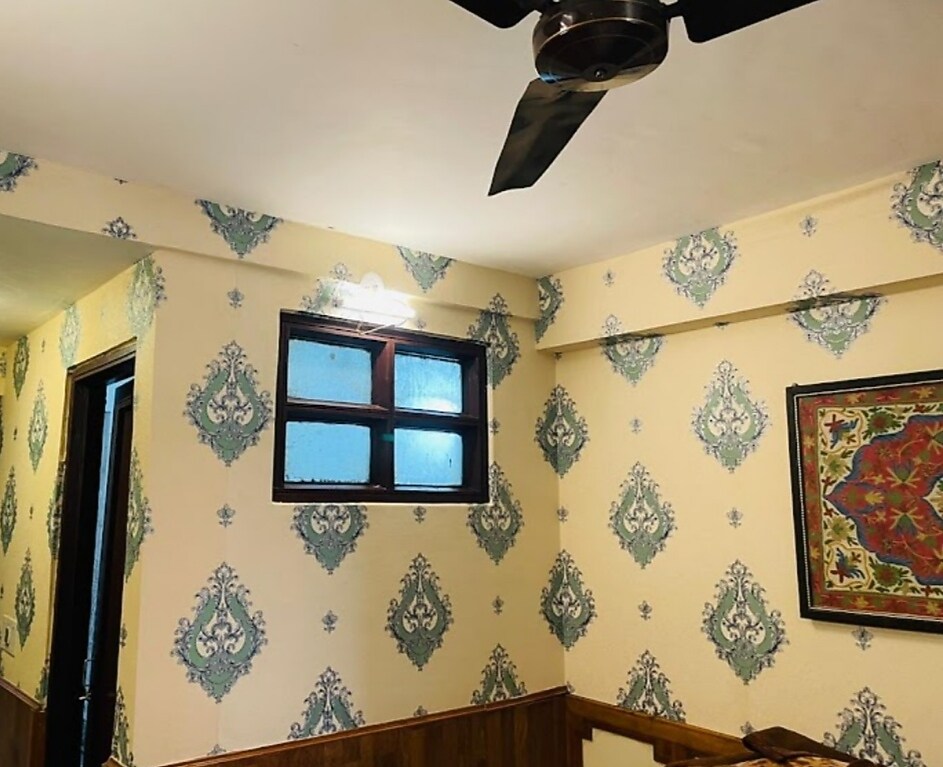 Hotel Standard and Restaurant 𝗕𝗢𝗢𝗞 Srinagar Hotel 𝘄𝗶𝘁𝗵 𝗙𝗥𝗘𝗘 𝗖𝗮𝗻𝗰𝗲𝗹𝗹𝗮𝘁𝗶𝗼𝗻