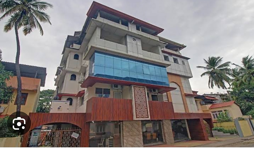 Treebo Trend Sunheads 300 Mtrs From Miramar Beach 𝗕𝗢𝗢𝗞 Goa Hotel 𝘄𝗶𝘁𝗵