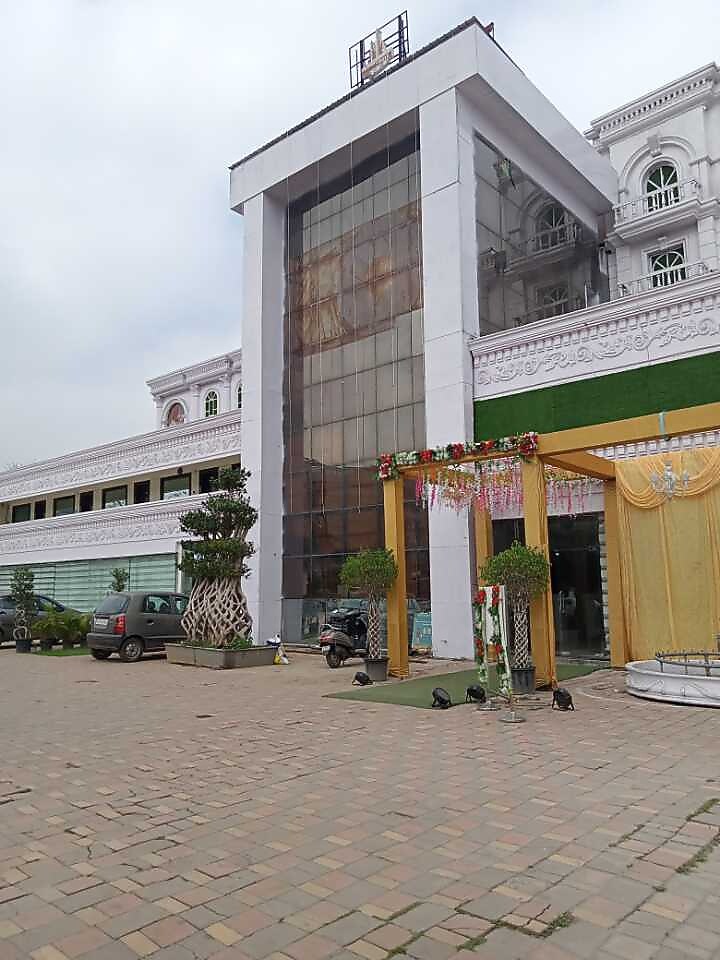 Photos of Capital O 22733 Wood Castle Hotel in Raipur, Chhattisgarh