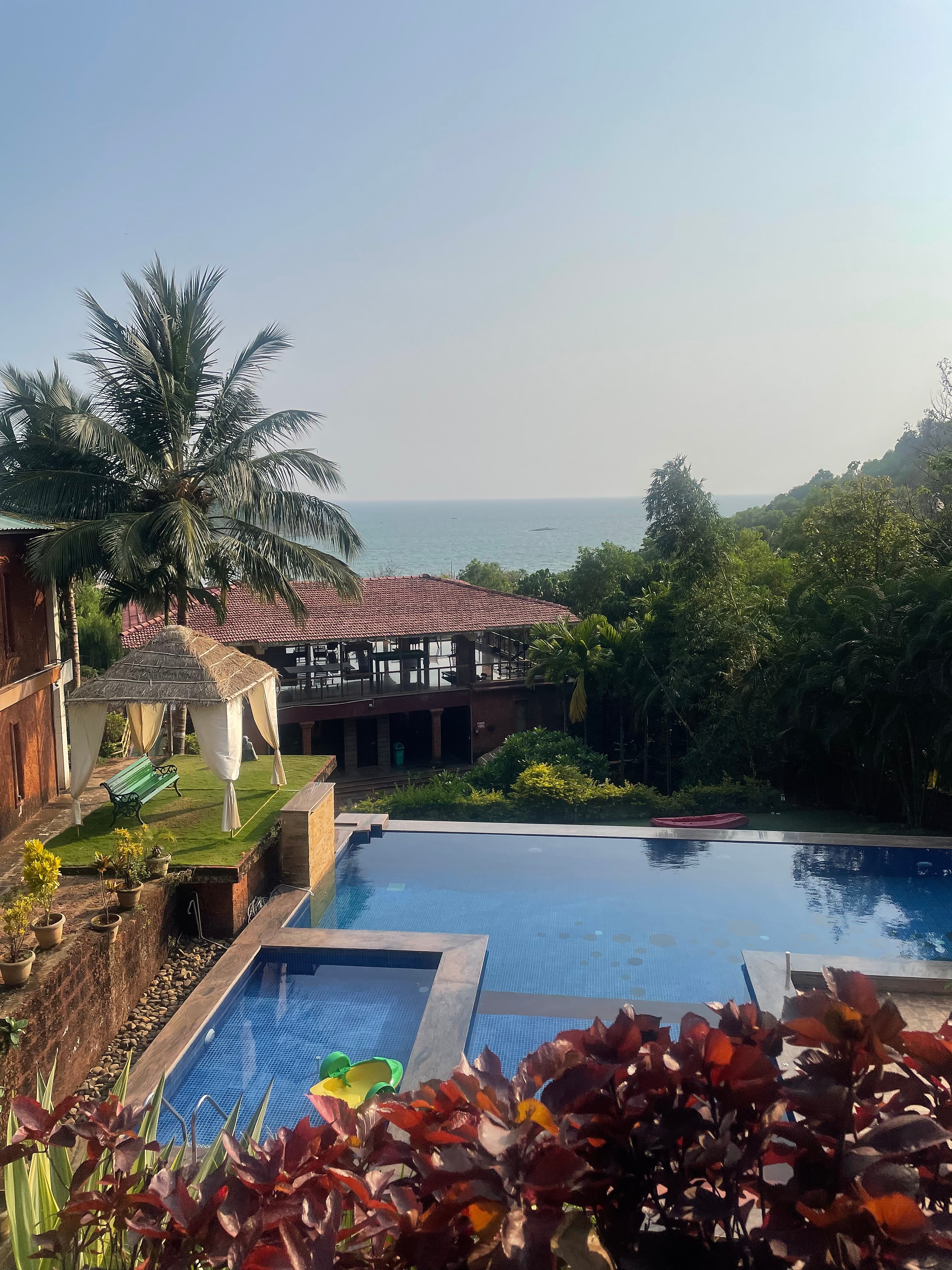 Kudle Beach View Resorts and Spa Best Rates on Gokarna Hotel Deals