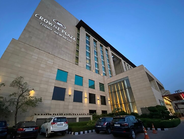 Crowne Plaza Okhla 𝗕𝗢𝗢𝗞 Delhi Hotel 𝘄𝗶𝘁𝗵 𝗙𝗥𝗘𝗘 𝗖𝗮𝗻𝗰𝗲𝗹𝗹𝗮𝘁𝗶𝗼𝗻