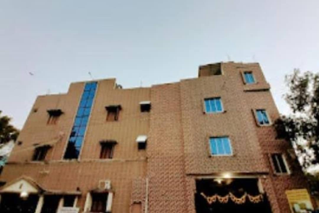 Sharmila Guest House (near JIPMER) 𝗕𝗢𝗢𝗞 Pondicherry Guest House 𝘄𝗶𝘁𝗵