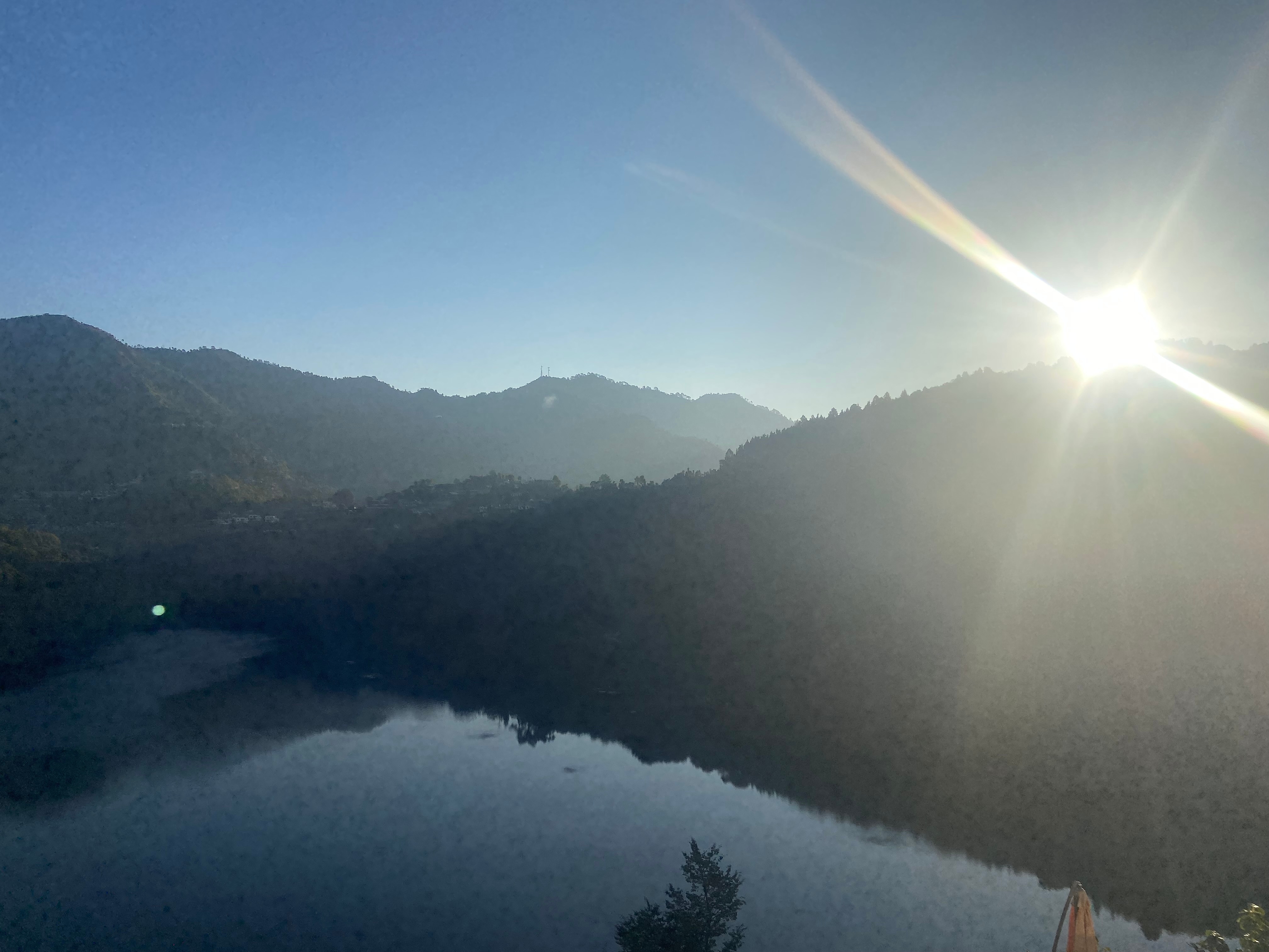 The Lake Ambience 𝗕𝗢𝗢𝗞 Naukuchiatal Resort 𝘄𝗶𝘁𝗵 𝗙𝗥𝗘𝗘 𝗖𝗮𝗻𝗰𝗲𝗹𝗹𝗮𝘁𝗶𝗼𝗻