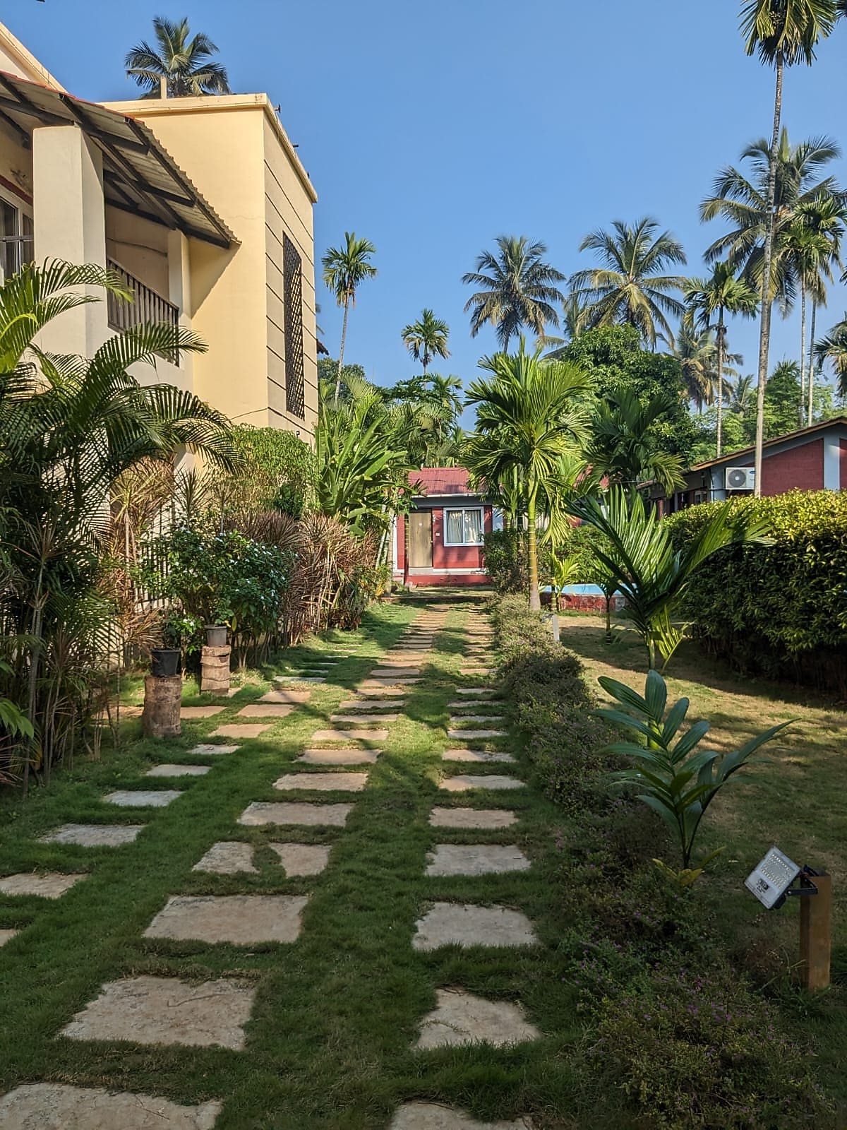 Lotus Holiday Resort 𝗕𝗢𝗢𝗞 Diveagar Resort 𝘄𝗶𝘁𝗵 𝗙𝗥𝗘𝗘 𝗖𝗮𝗻𝗰𝗲𝗹𝗹𝗮𝘁𝗶𝗼𝗻