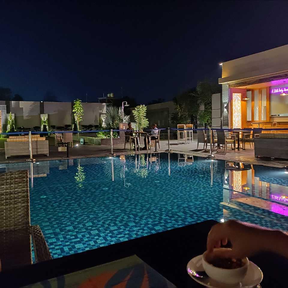 The Grand Arc Hotel & Convention Centre. 𝗕𝗢𝗢𝗞 Shahjahanpur Hotel 𝘄𝗶𝘁𝗵