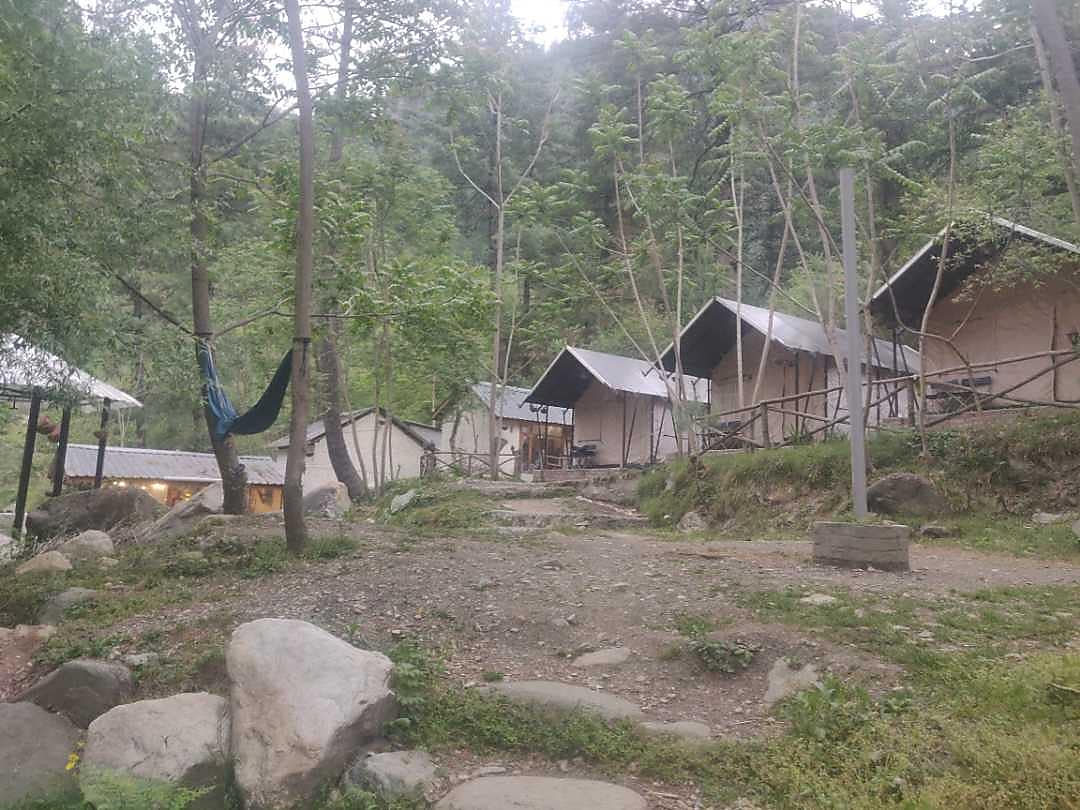Photos Of Maple Outhomes Cafe Seasonal Pool Cottage In Jibhi