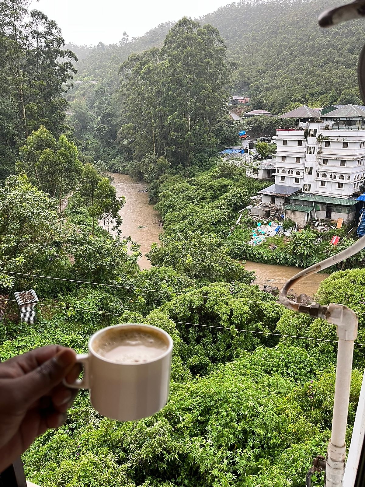 Emerald Inn 𝗕𝗢𝗢𝗞 Munnar Hotel 𝘄𝗶𝘁𝗵 𝗙𝗥𝗘𝗘 𝗖𝗮𝗻𝗰𝗲𝗹𝗹𝗮𝘁𝗶𝗼𝗻
