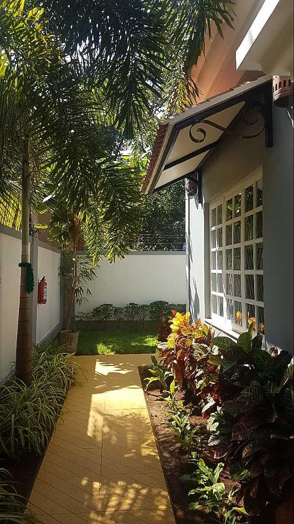 Crown Villa Vagator Rooms Near the Beach Best Rates on Goa Hotel Deals