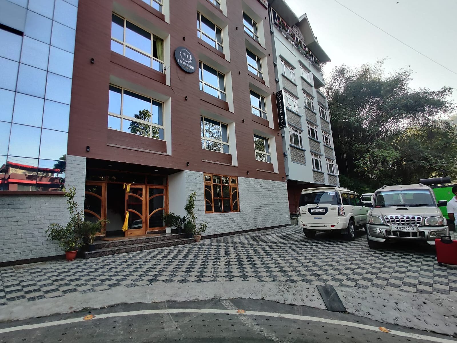 7 Mirror Hotel Gangtok 𝗕𝗢𝗢𝗞 Gangtok Hotel 𝘄𝗶𝘁𝗵 𝗙𝗥𝗘𝗘 𝗖𝗮𝗻𝗰𝗲𝗹𝗹𝗮𝘁𝗶𝗼𝗻