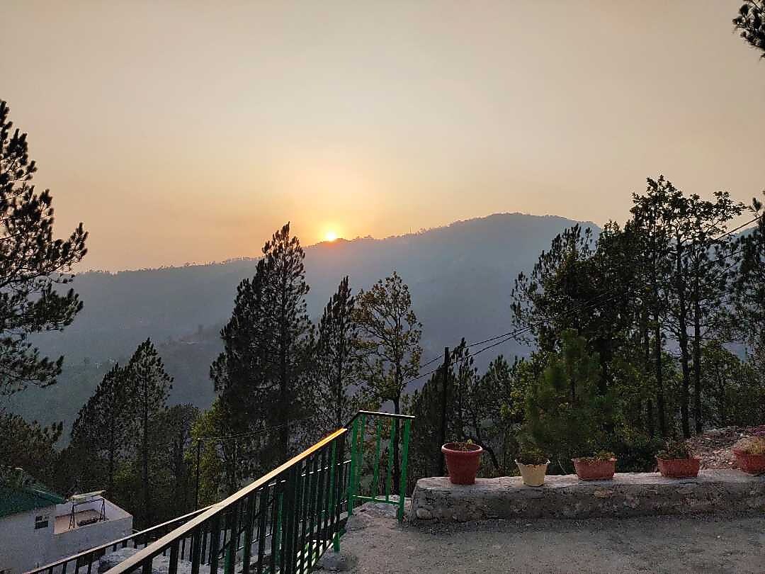 Blue Pine Orchards 2 BHK Villas 𝗕𝗢𝗢𝗞 Lansdowne Villa 𝘄𝗶𝘁𝗵 𝗙𝗥𝗘𝗘