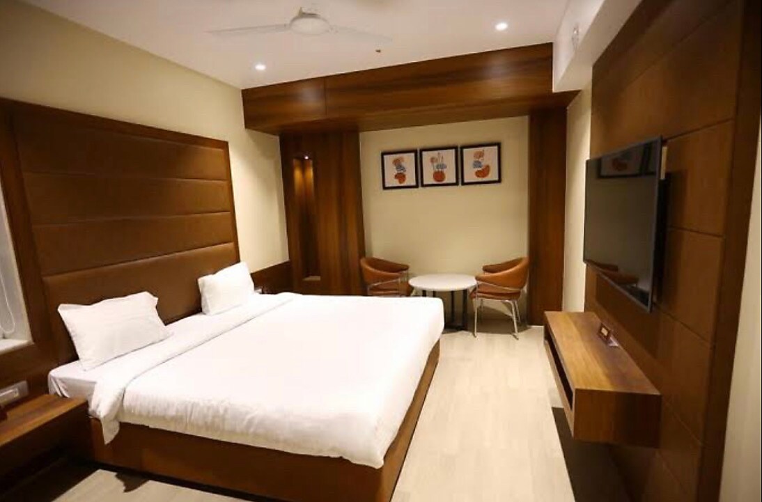 Hotel Ranjit Legacy ๐๐ข๐ข๐ Bhopal Hotel ๐๐ถ๐๐ต โน๐ฌ ๐ฃ๐๐ฌ๐ ๐๐ก๐ง