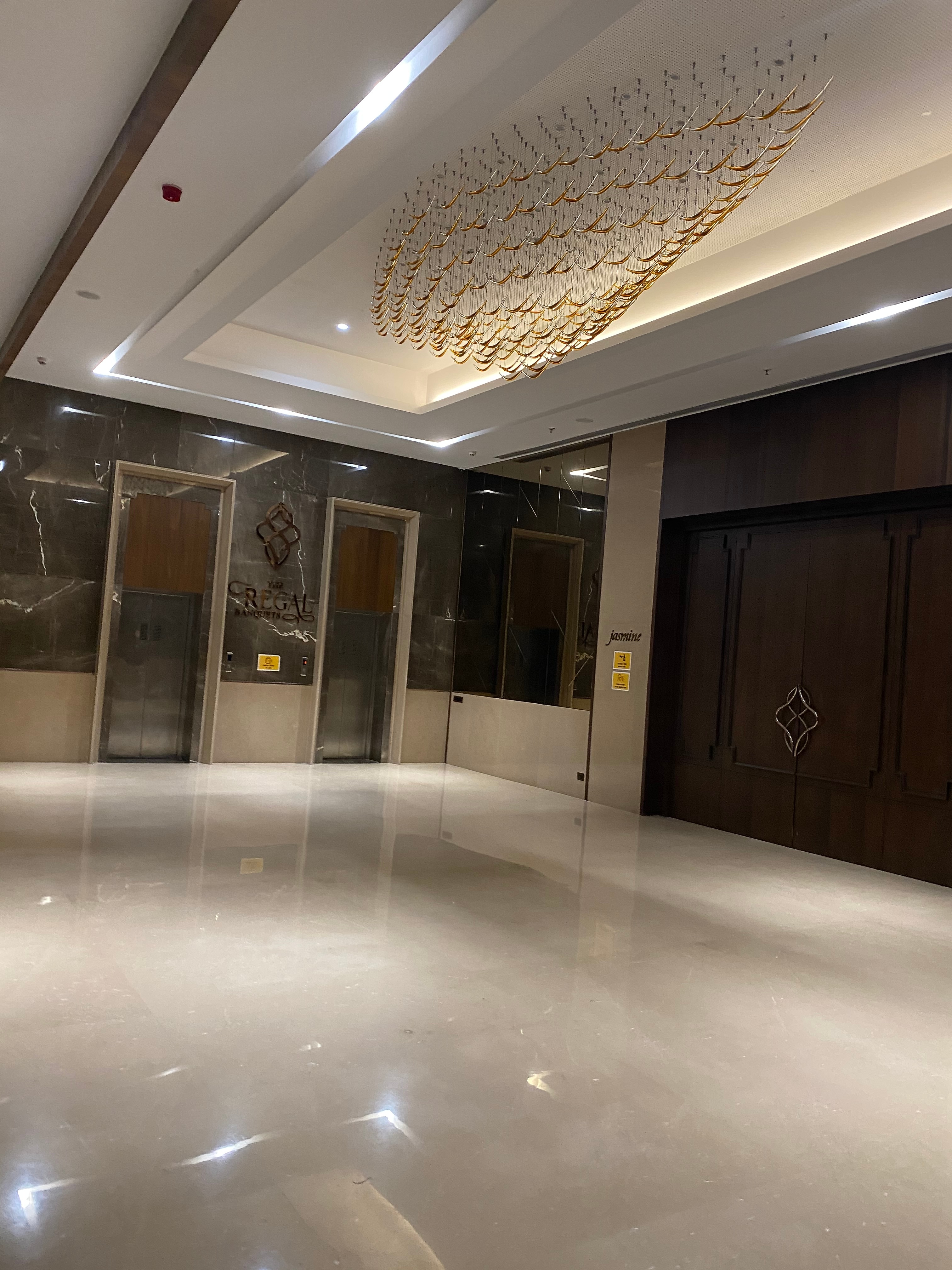 Regal Banquets & Rooms 𝗕𝗢𝗢𝗞 Valsad Hotel 𝘄𝗶𝘁𝗵 𝗙𝗥𝗘𝗘 𝗖𝗮𝗻𝗰𝗲𝗹𝗹𝗮𝘁𝗶𝗼𝗻