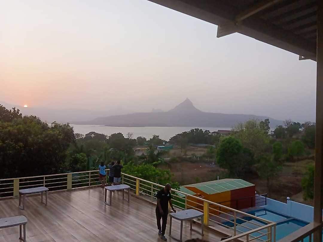 The Bob House Rooms & Cafe Best Rates on Lonavala Hotel Deals