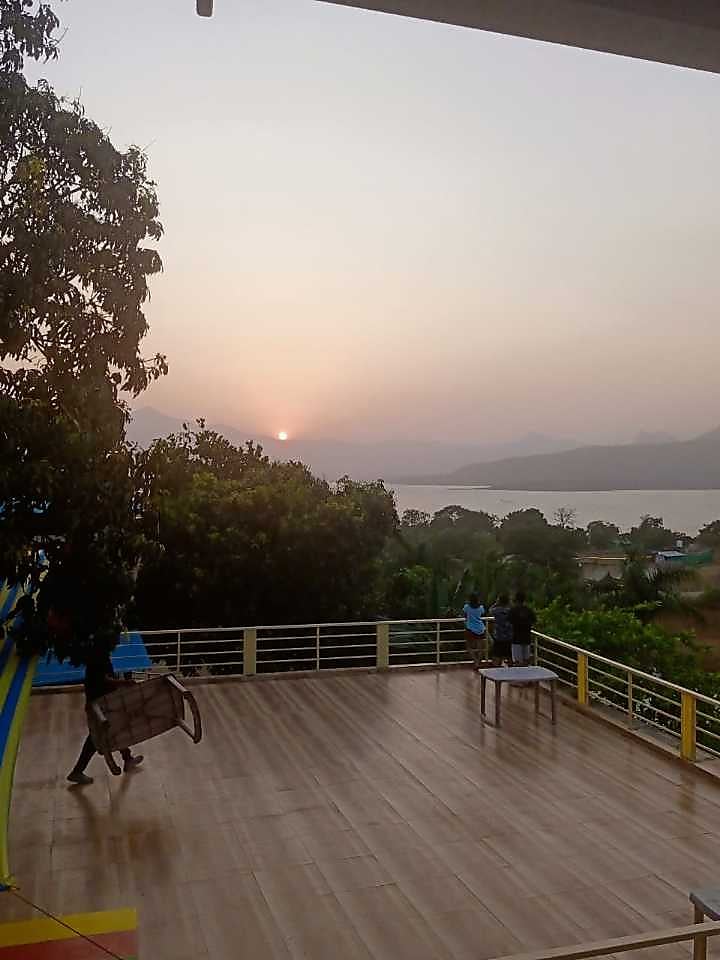 The Bob House Rooms & Cafe Best Rates on Lonavala Hotel Deals