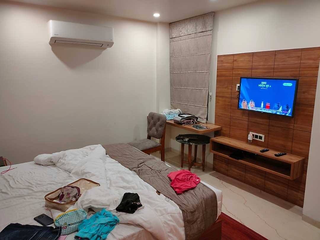 HOTEL EMERALD 𝗕𝗢𝗢𝗞 Bhopal Hotel 𝘄𝗶𝘁𝗵 ₹𝟬 𝗣𝗔𝗬𝗠𝗘𝗡𝗧