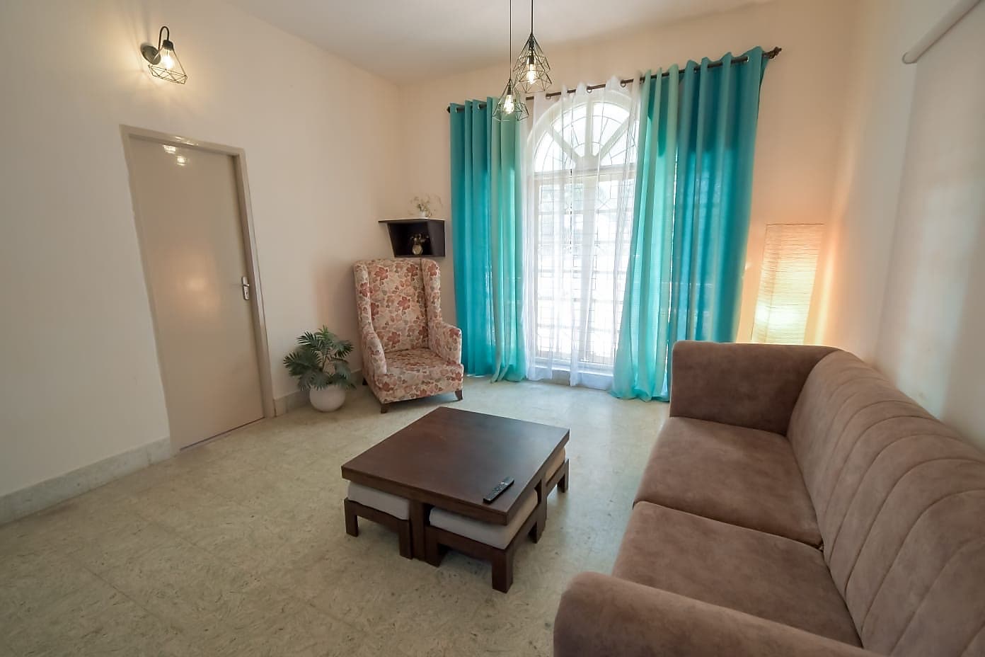 HomeSlice Nazaara (Lake View Bungalow in BTM Layout) 𝗕𝗢𝗢𝗞 Bangalore