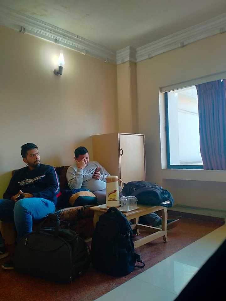 Hotel Valiant 𝗕𝗢𝗢𝗞 Vadodara Hotel 𝘄𝗶𝘁𝗵 𝗙𝗥𝗘𝗘 𝗖𝗮𝗻𝗰𝗲𝗹𝗹𝗮𝘁𝗶𝗼𝗻