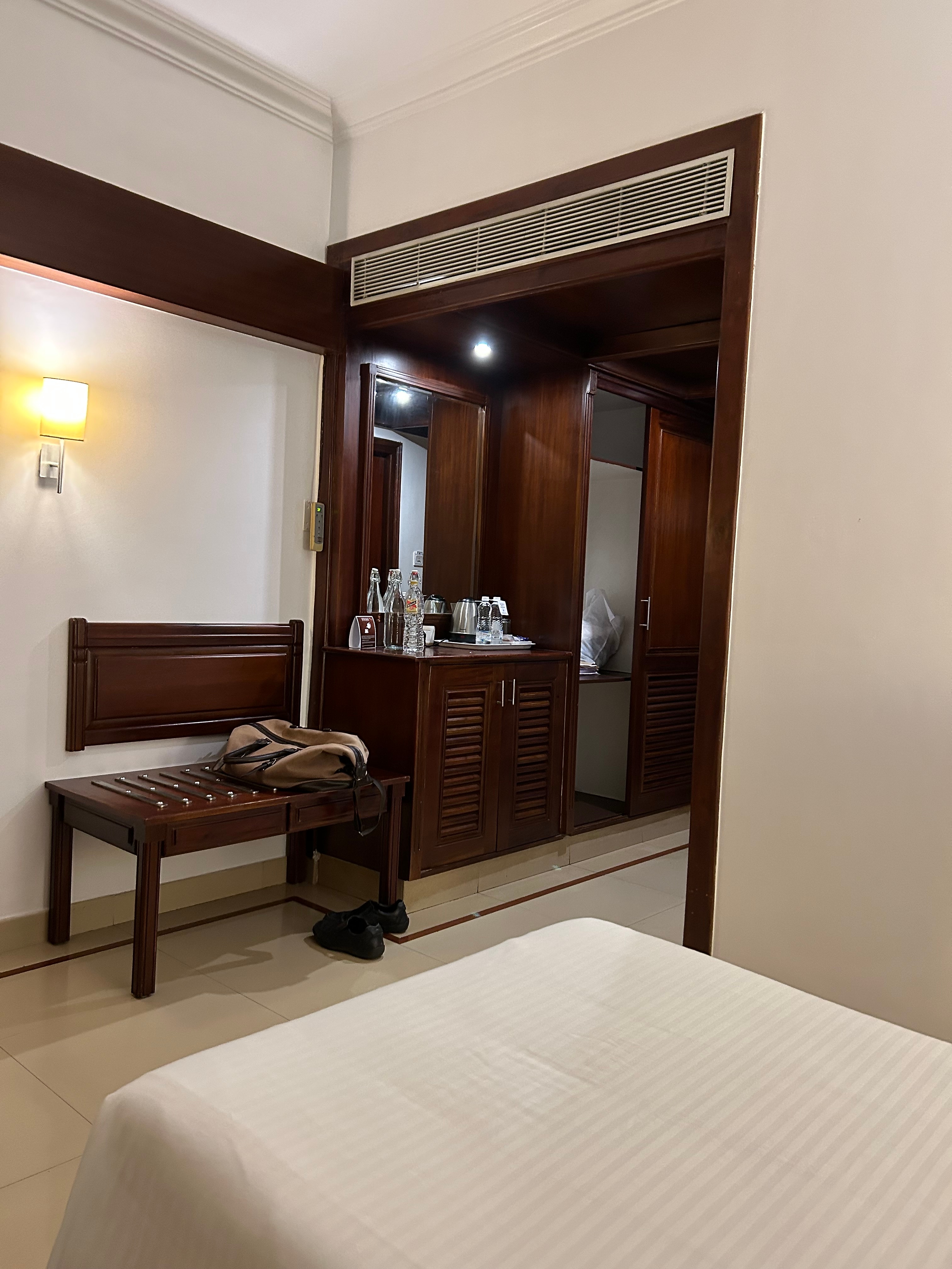 Hotel Ashoka Inn 100 Money Back 𝗕𝗢𝗢𝗞 Thrissur Hotel 𝘄𝗶𝘁𝗵 𝗙𝗥𝗘𝗘 𝗖𝗮𝗻𝗰𝗲𝗹𝗹𝗮𝘁𝗶𝗼𝗻