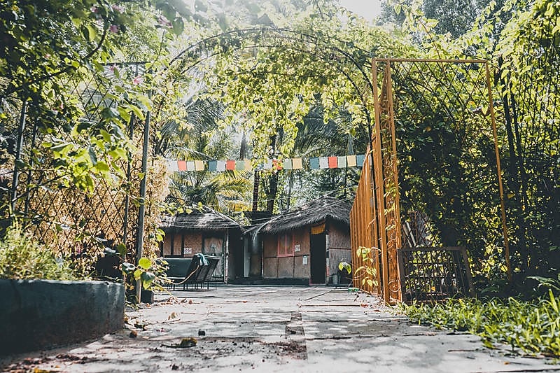 The Bucket List Hostel Dorms & Tents 𝗕𝗢𝗢𝗞 Goa Hostel 𝘄𝗶𝘁𝗵 𝗙𝗥𝗘𝗘