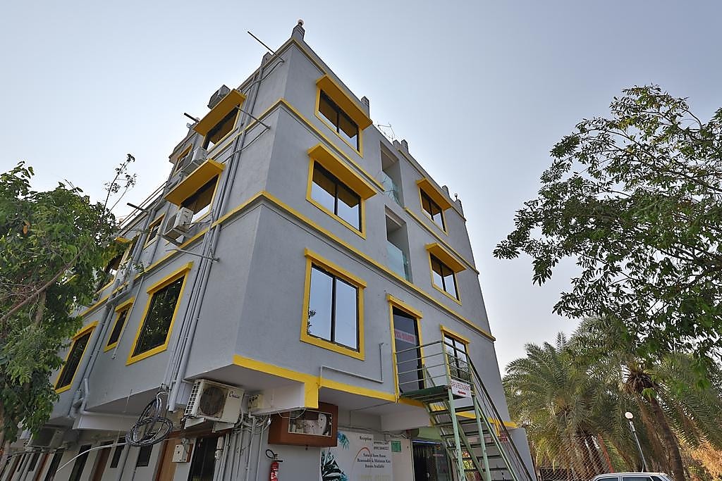 Hotel Silver 100 Money Back Daman Hotel BOOK with ₹0 PAYMENT