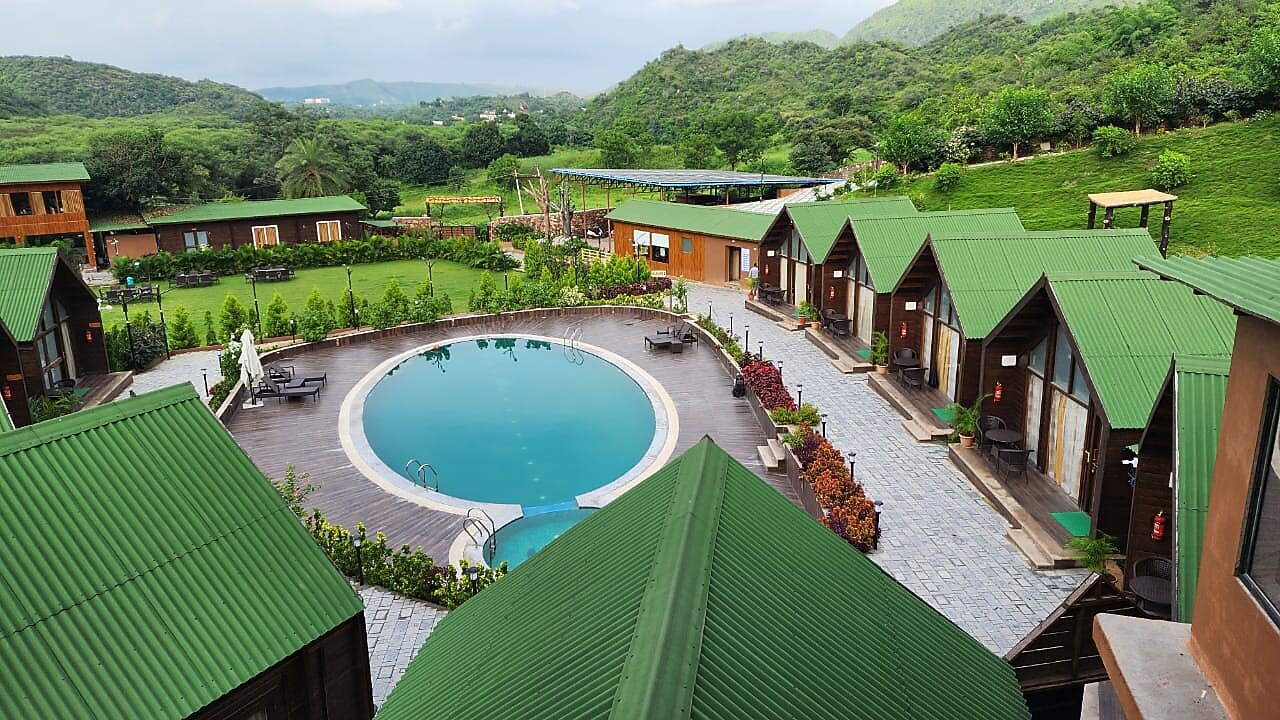 Vasant Kunj Nature Resort 𝗕𝗢𝗢𝗞 Udaipur Resort 𝘄𝗶𝘁𝗵 𝗙𝗥𝗘𝗘 𝗖𝗮𝗻𝗰𝗲𝗹𝗹𝗮𝘁𝗶𝗼𝗻