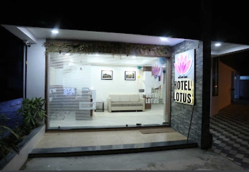 HOTEL LOTUS 𝗕𝗢𝗢𝗞 Chandrapur Hotel 𝘄𝗶𝘁𝗵 ₹𝟬 𝗣𝗔𝗬𝗠𝗘𝗡𝗧