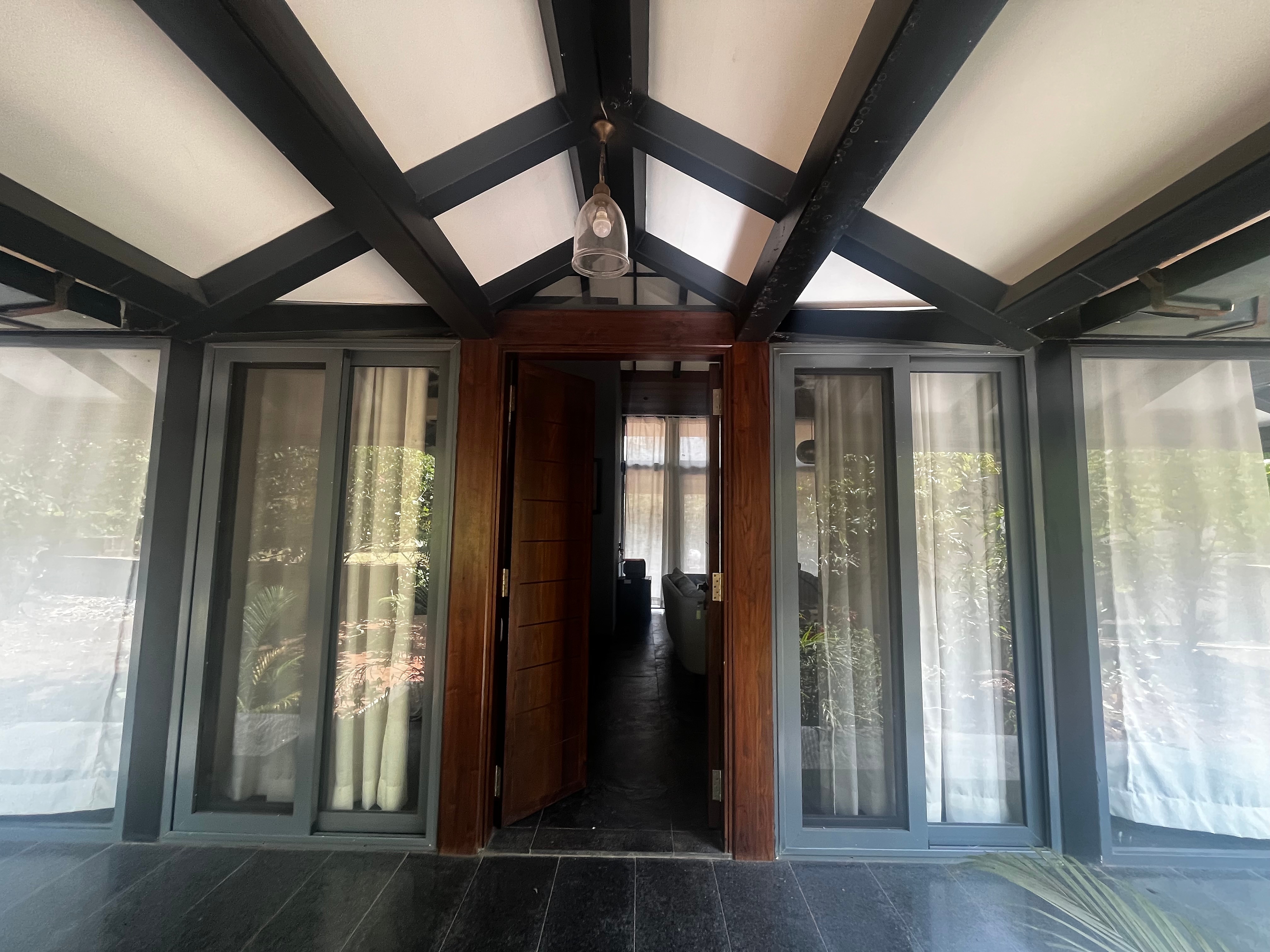 SaffronStays The Glasshouse 1 BHK Villa 𝗕𝗢𝗢𝗞 Mahabaleshwar Villa 𝘄𝗶𝘁𝗵