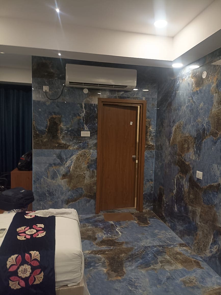 Hotel Sri Pranams Royal Grand 𝗕𝗢𝗢𝗞 Bhimavaram Hotel 𝘄𝗶𝘁𝗵 𝗙𝗥𝗘𝗘 𝗖𝗮𝗻𝗰𝗲𝗹𝗹𝗮𝘁𝗶𝗼𝗻