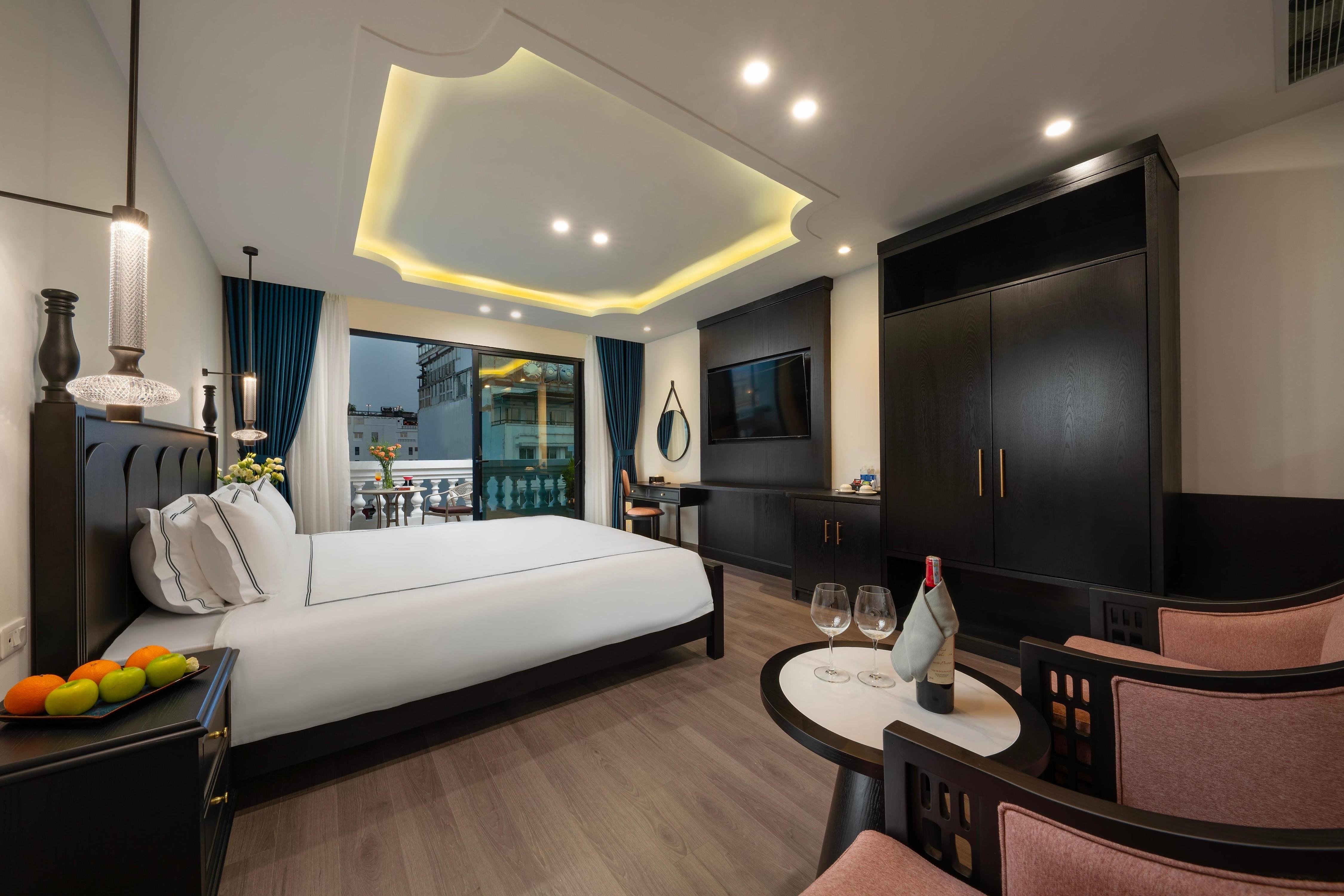 SQ Hang Gai Hotel and Spa - Tap to explore photos