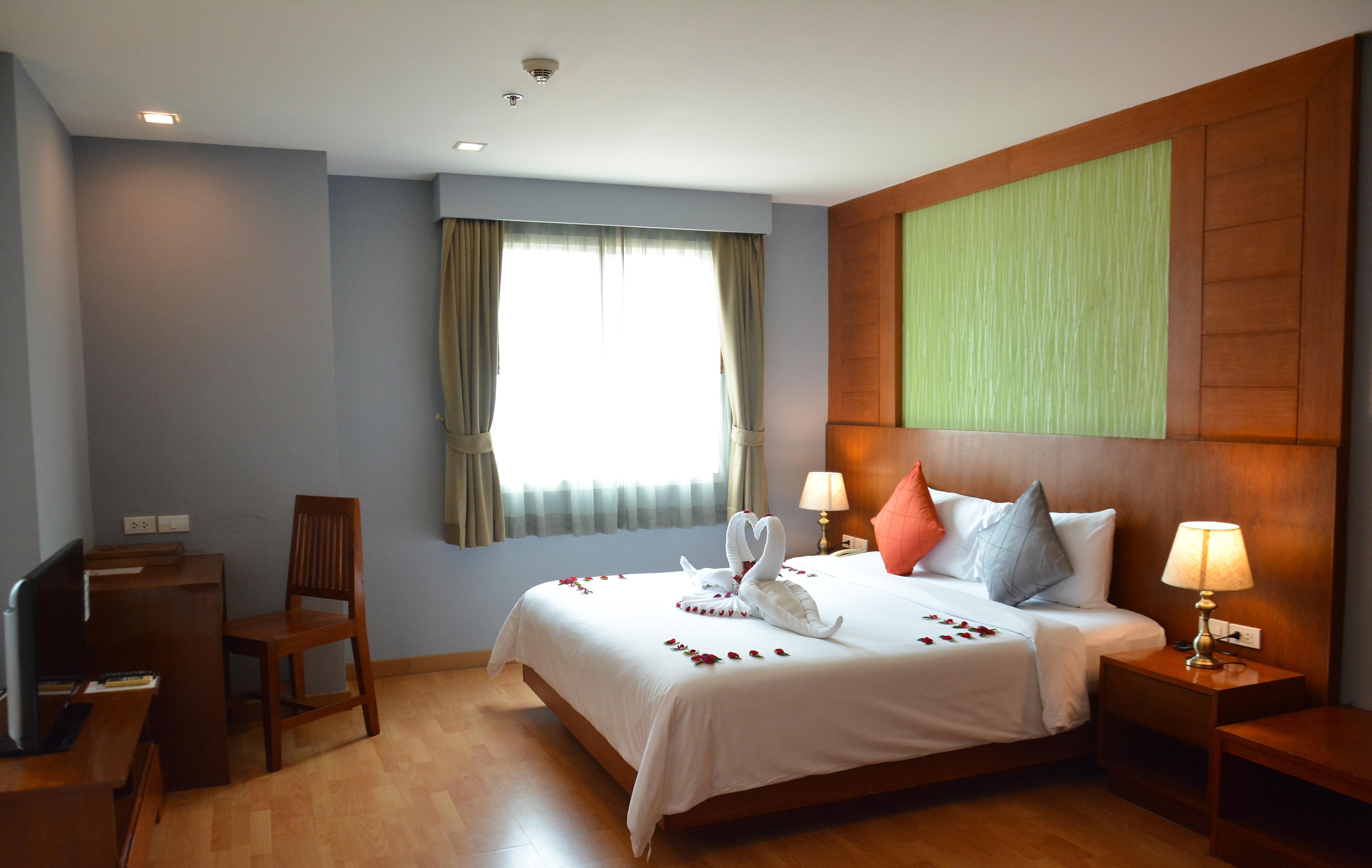 Elite Suites Patong  - Tap to explore photos