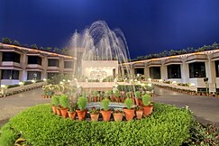 Luxera Hotel - Adjacent to Arjangarh Metro Station, Delhi